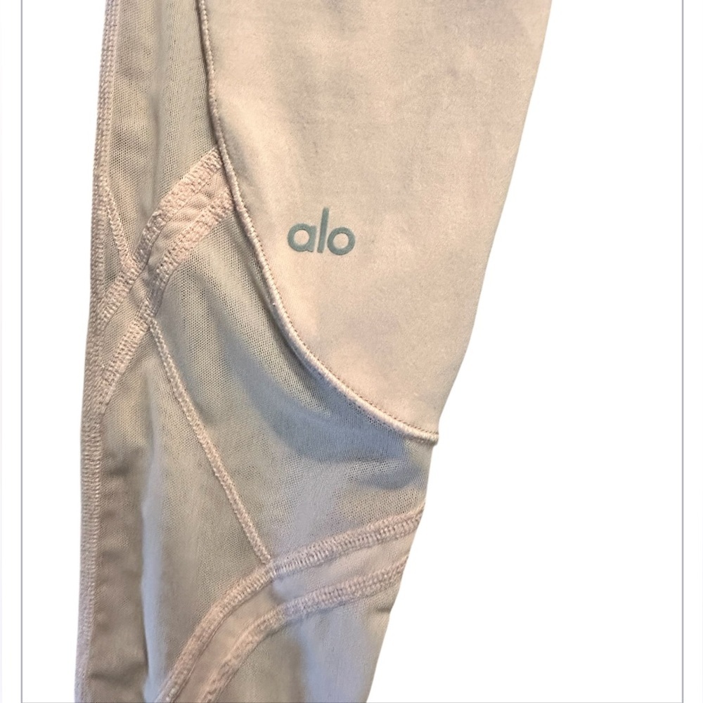 ALO Yoga Blush Pink Leggings W/Lace Mesh Detail - Picture 5 of 9